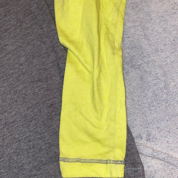 Arizona Yellow & Grey Long Sleeve T-Shirt Small (6/7) - Picture 2 of 4